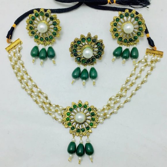 Green Stone and White Pearls Jewelry Set, Tribal Stones and Pearls Jewelry - Picture 4 of 9